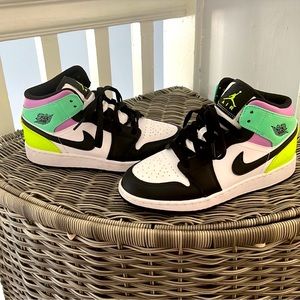 Nike Air Jordan 1 mid